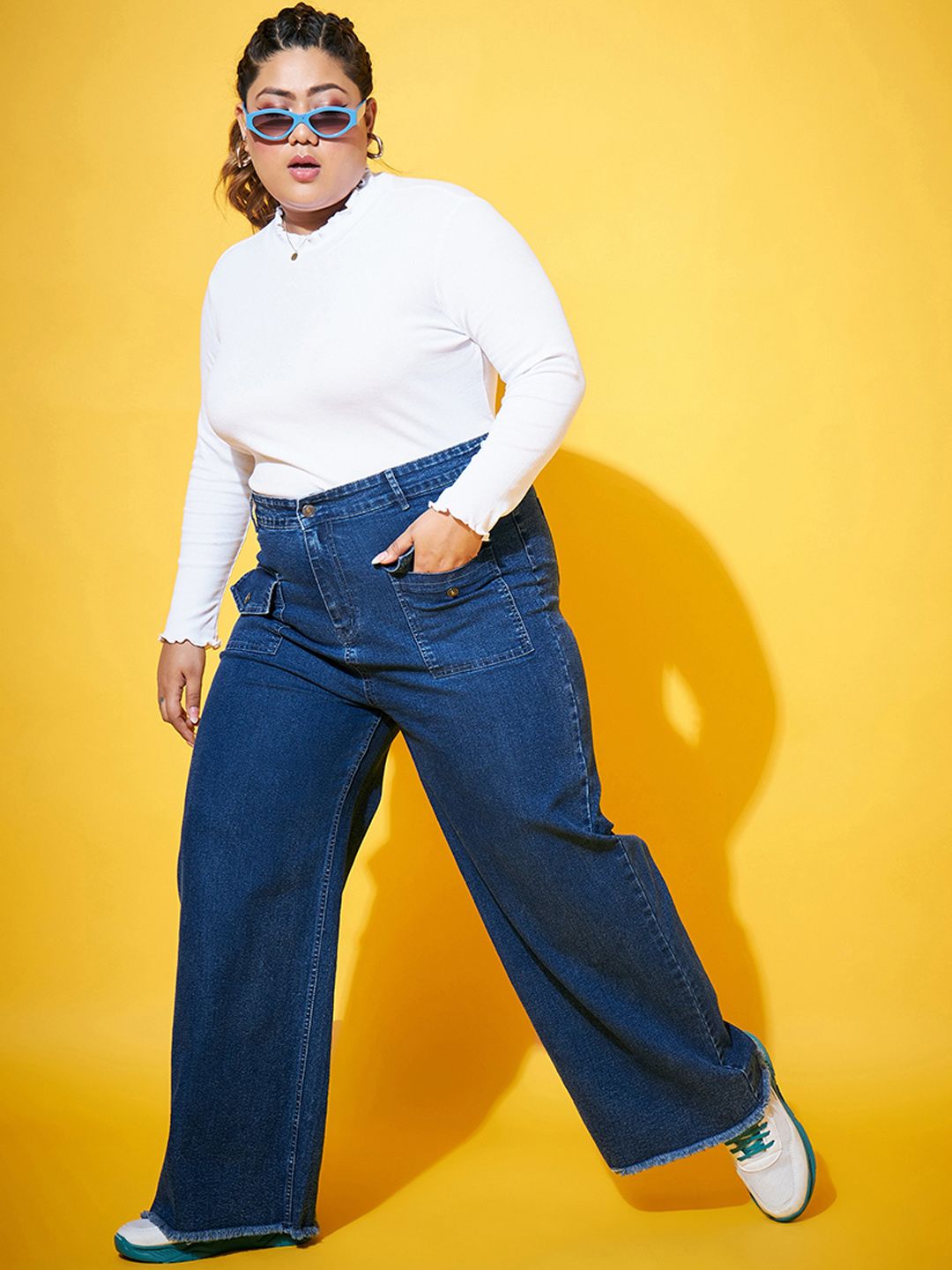 SASSAFRAS Curve Women Blue Comfort Straight Fit Clean Look Jeans