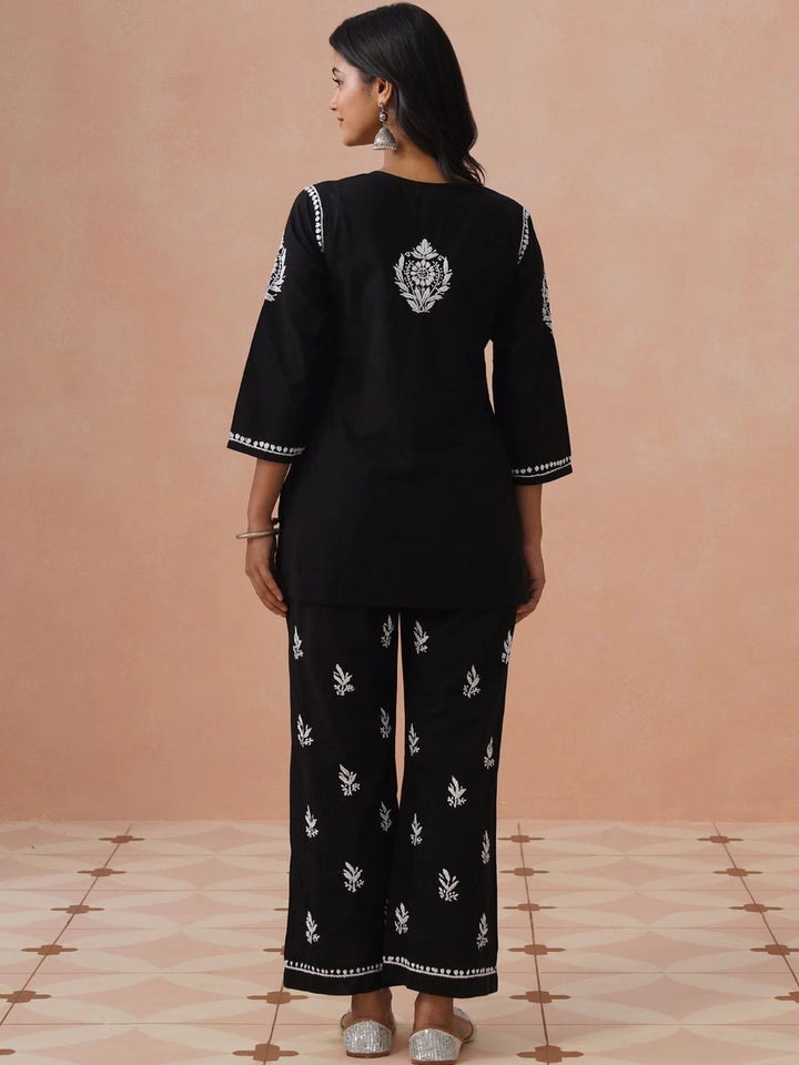 Rumah Chikankari Kurta Chikankari Biasa Wanita dengan Seluar