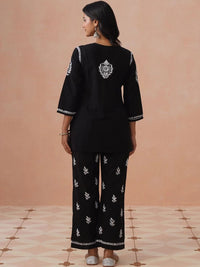 Rumah Chikankari Kurta Chikankari Biasa Wanita dengan Seluar
