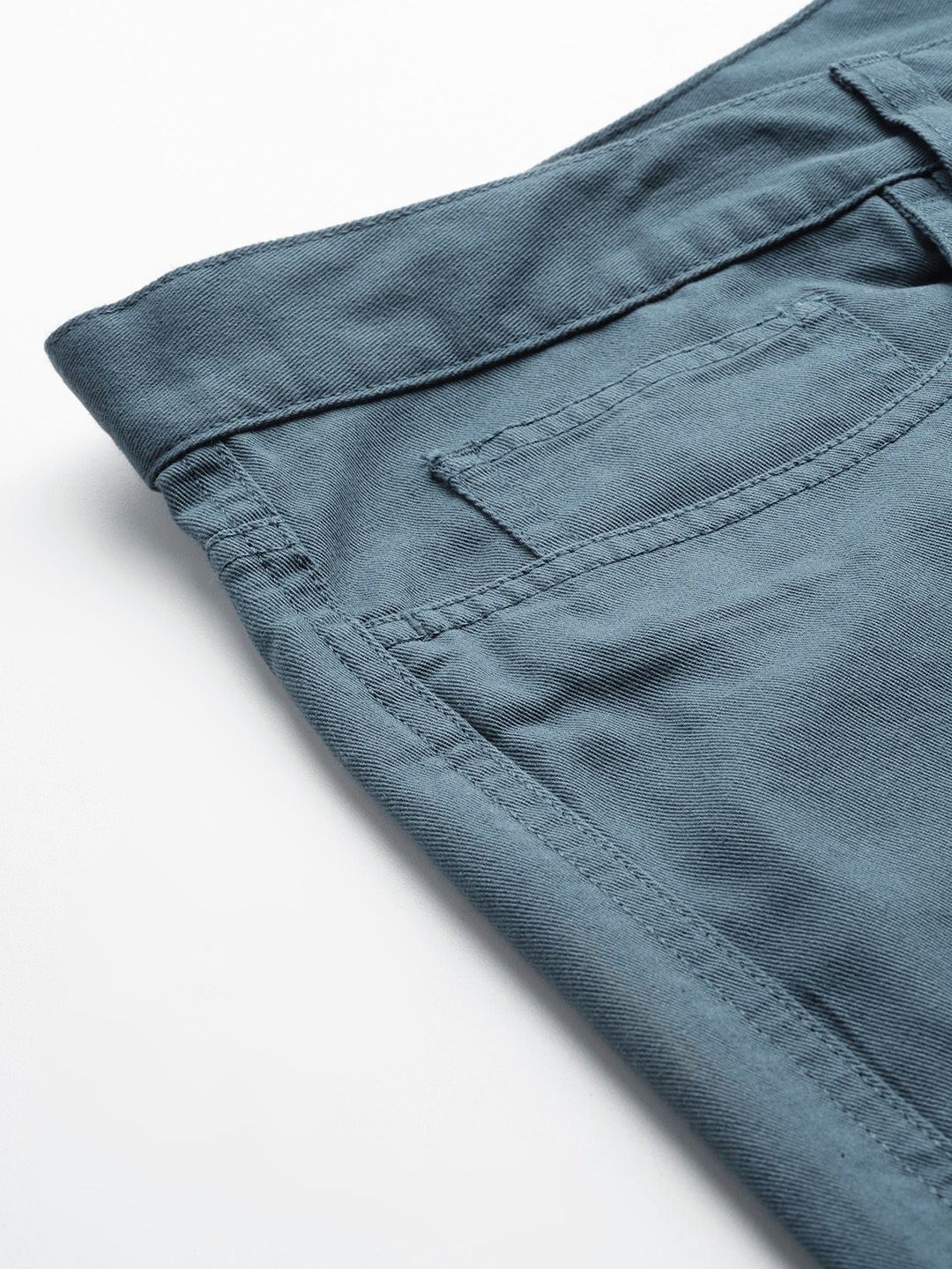 Thomas Scott Men Solid Mid Rise Regular Fit Cotton Chino Shorts