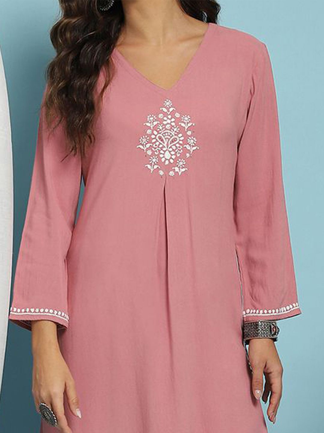 House of Chikankari Women Dark Pink Rayon Chikankari Sulam Set Kurta