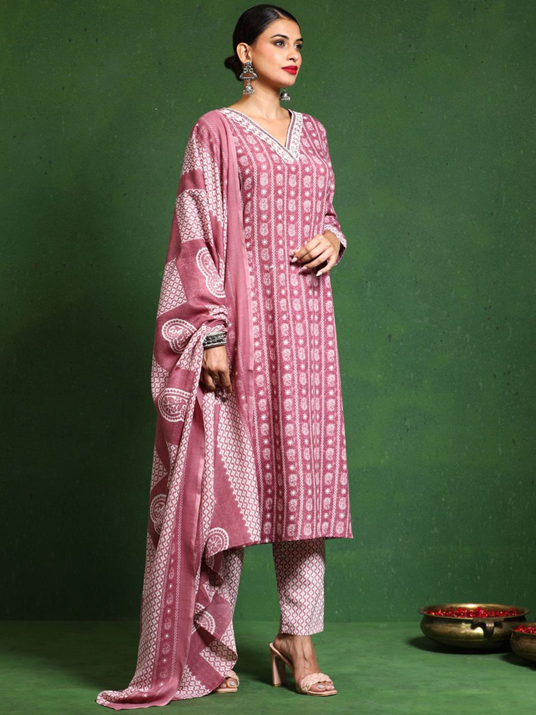 Varanga Women Printed Regular Kurta with Trousers & With Dupatta