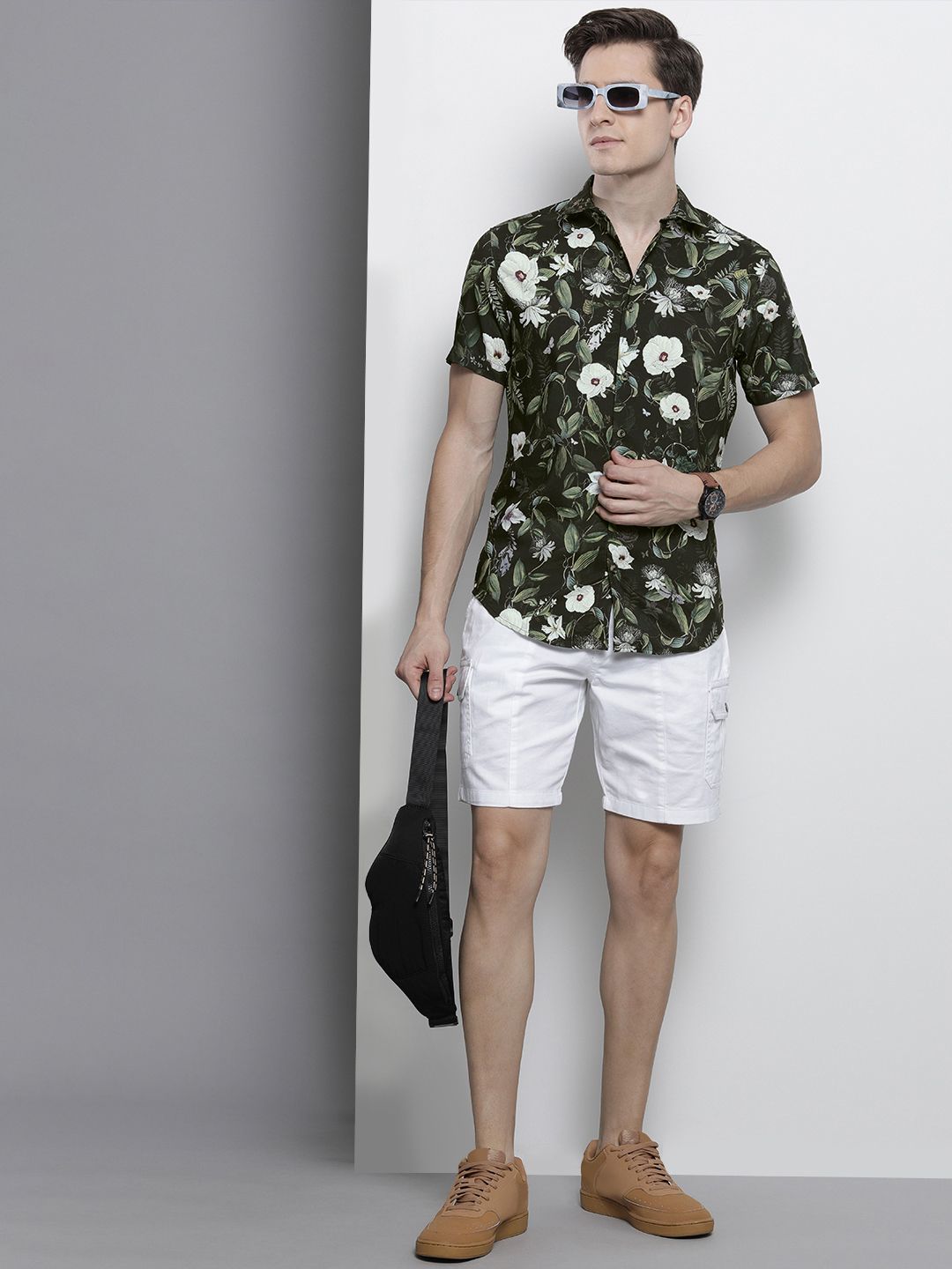 The Indian Garage Co Men Slim Fit Floral Printed Resortwear Shirt