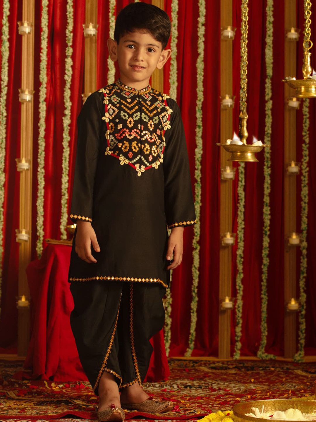 VASTRAMAY Boys Floral Embroidered Regular Mirror Work Straight Kurta With Dhoti Pants