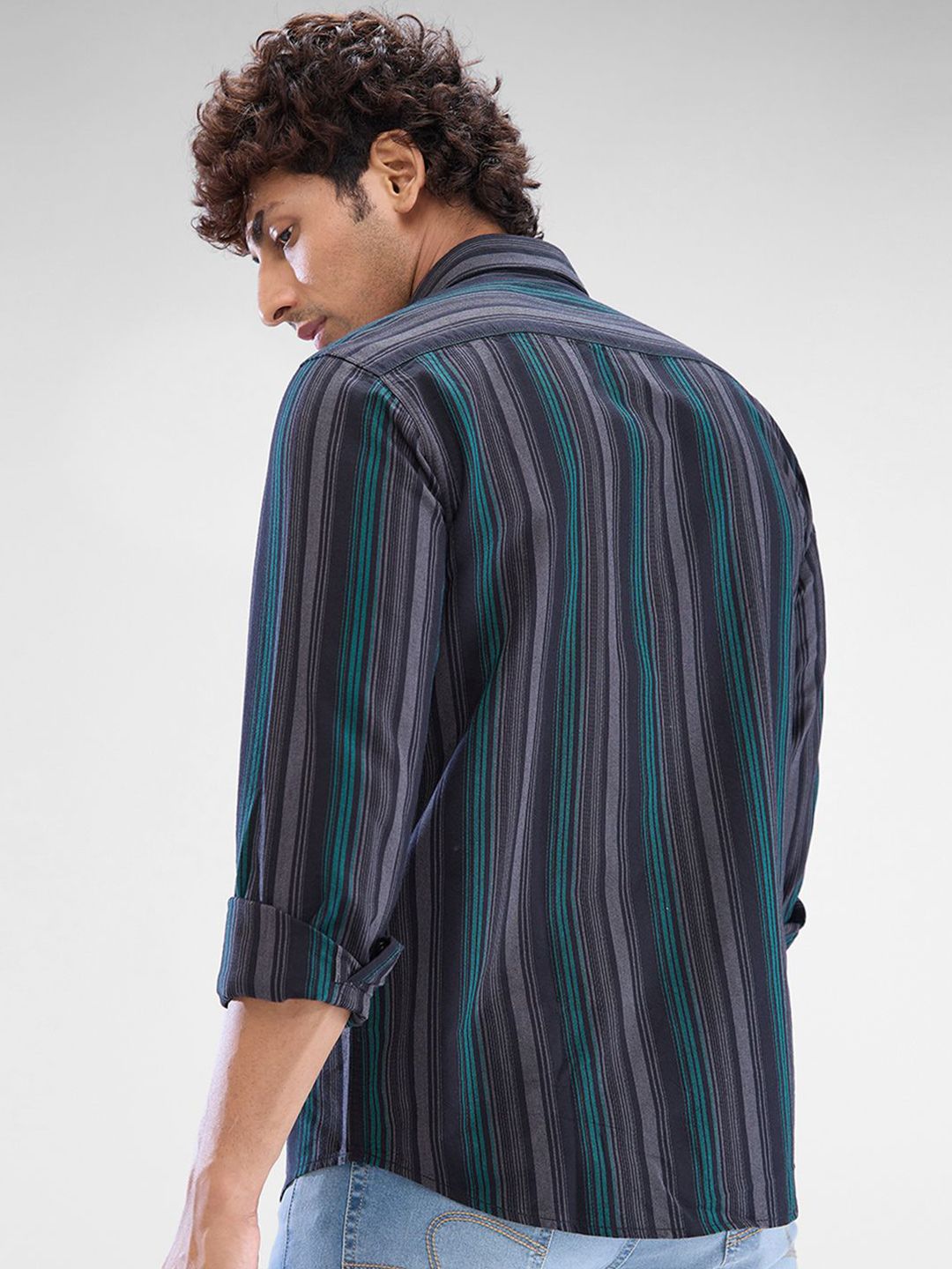SPYKAR Men Slim Fit Opaque Striped Casual Shirt