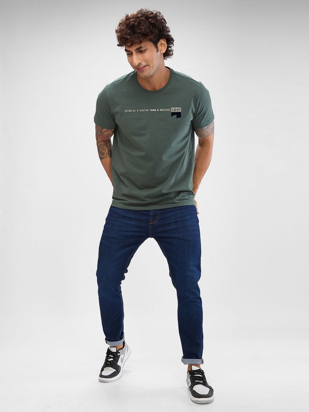 SPYKAR Men Graphic Round Neck Slim Fit T-shirt