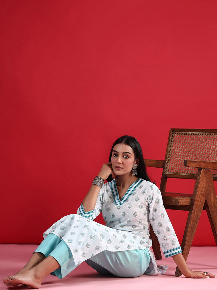 Indo Era Floral Printed V-Neck Long Sleeves Straight Cotton Kurta