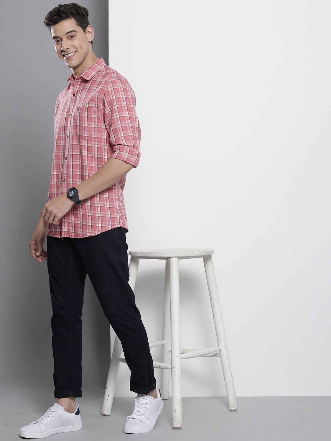 The Indian Garage Co Men Pink & White Checked Cotton Casual Shirt