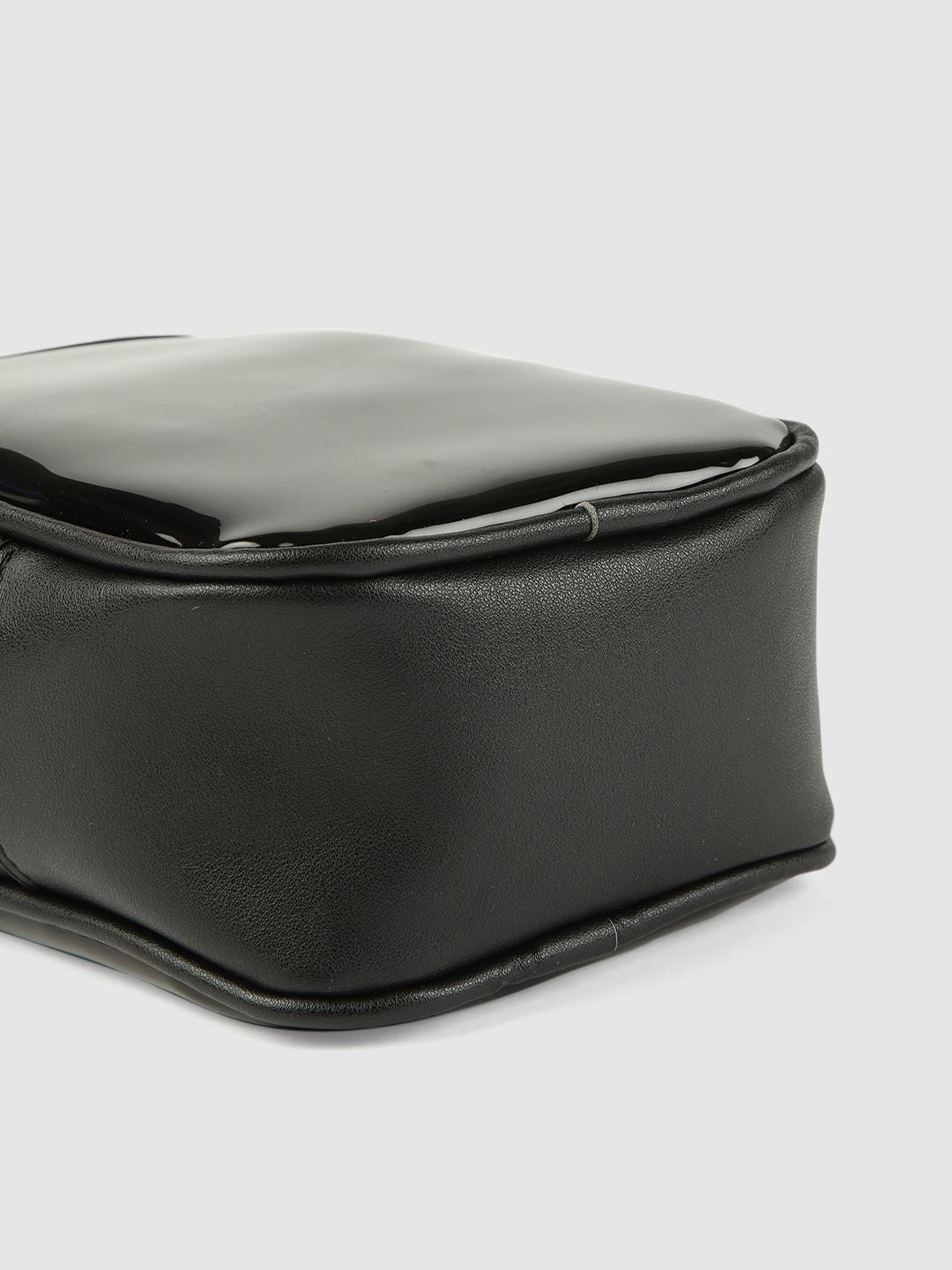 DressBerry Black Solid Sling Bag