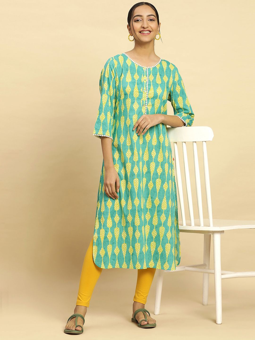 W Round Neck Regular Sleeves Straight Kurta