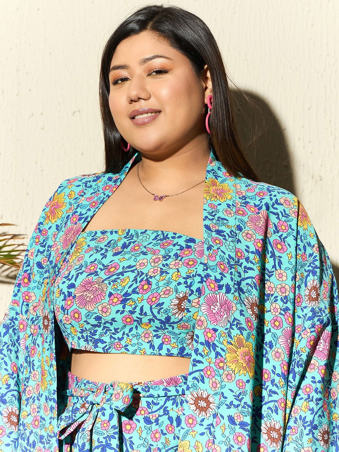 Berrylush Curve Plus Size Floral Printed Top, Shrug & Shorts