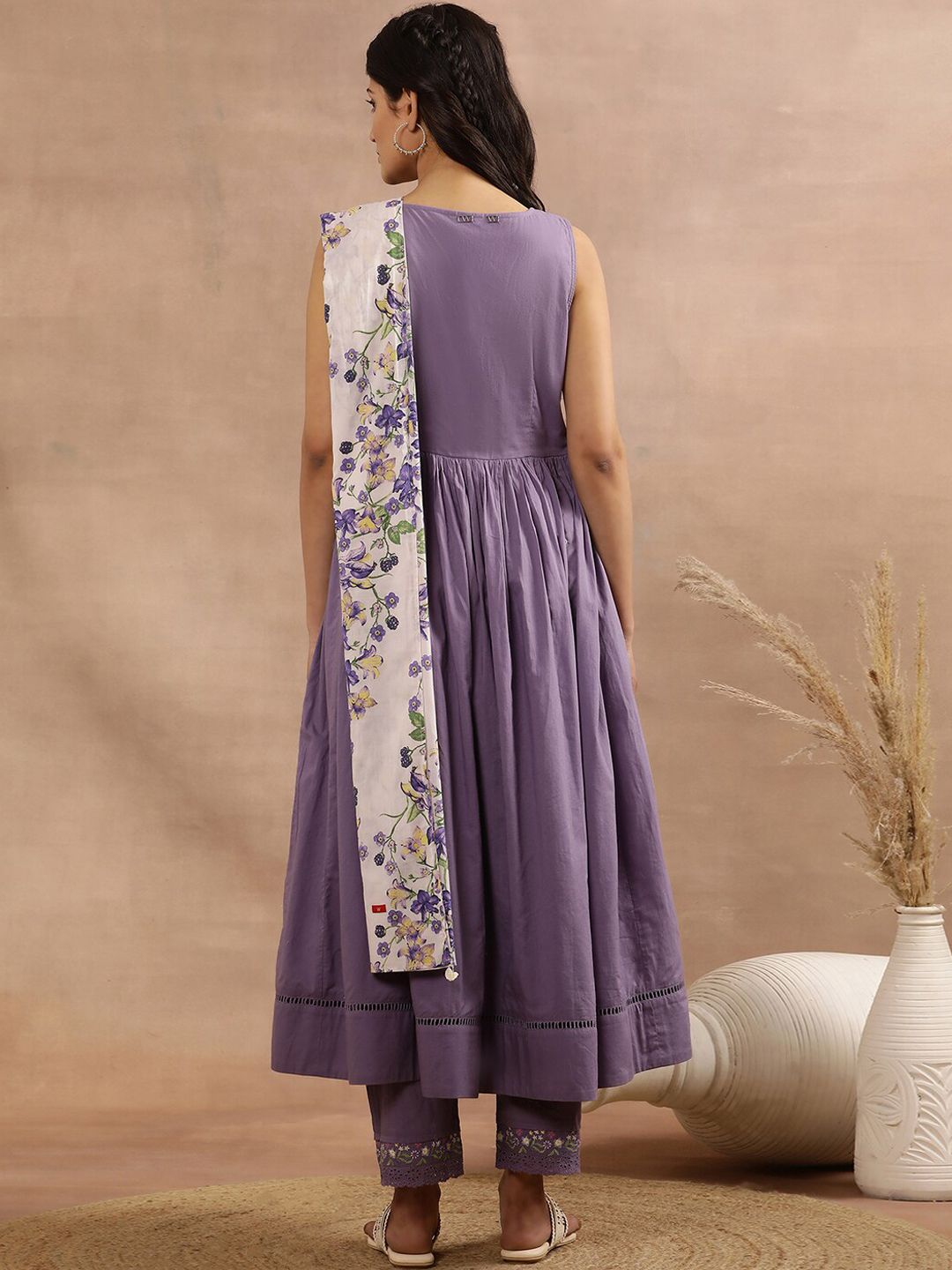 W Floral Yoke Design Empire Thread Work Pure Cotton Kurta with Trousers & With Dupatta