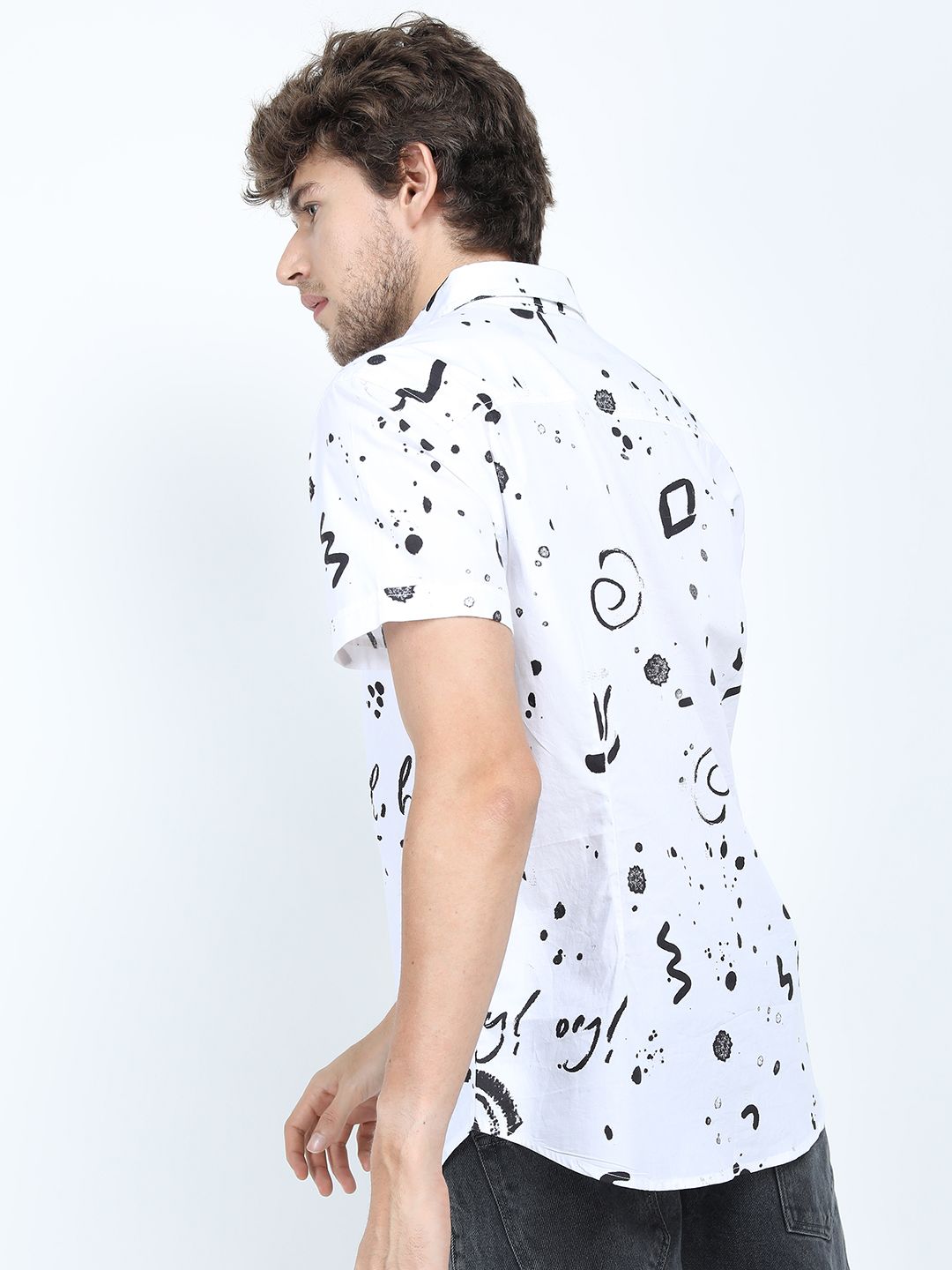 LOCOMOTIVE Men White Slim Fit Printed Pure Cotton Casual Shirt