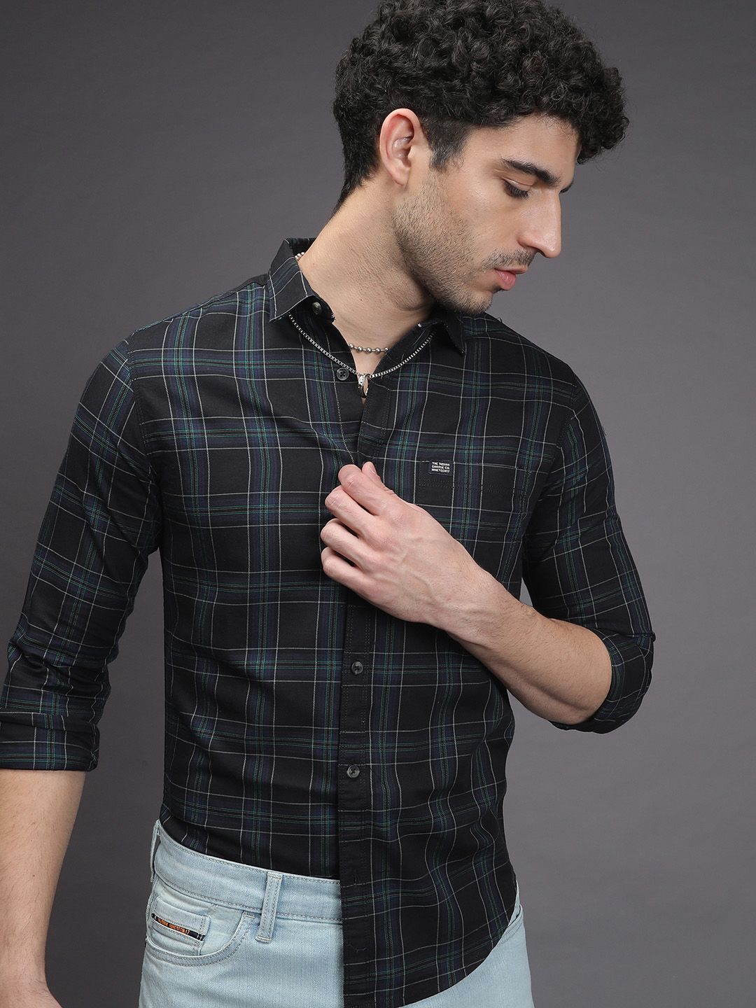 The Indian Garage Co Men Black & Blue Slim Fit Checked Casual Shirt