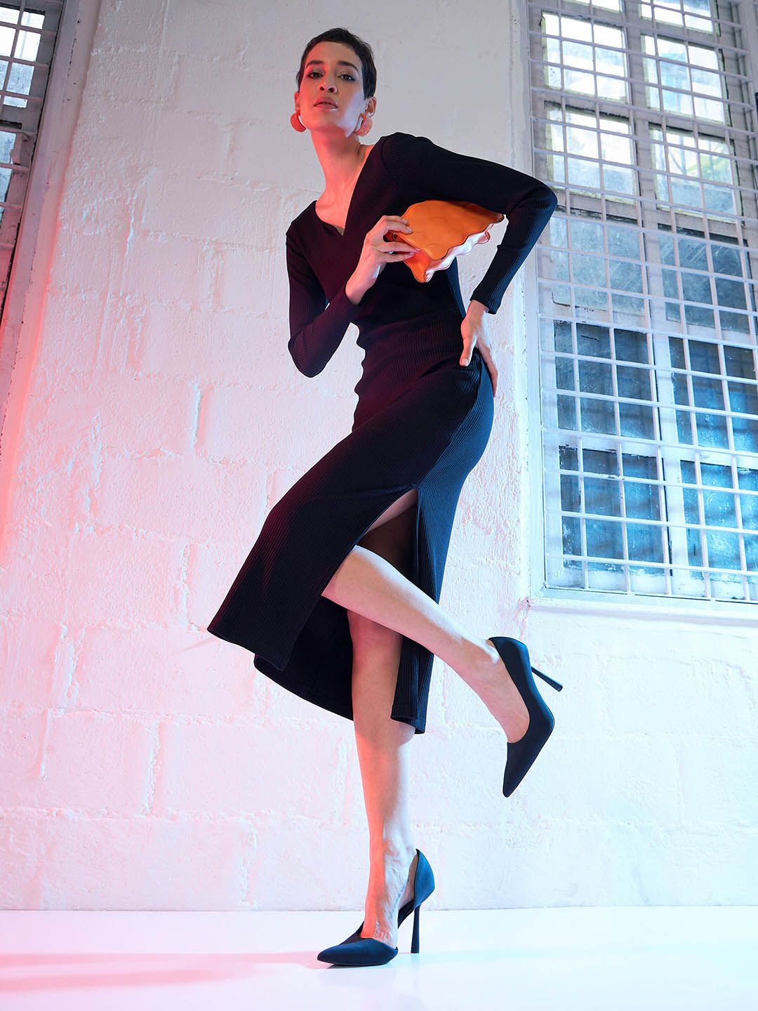 SASSAFRAS Black Sweetheart Neck Long Sleeve Sheath Midi Dress