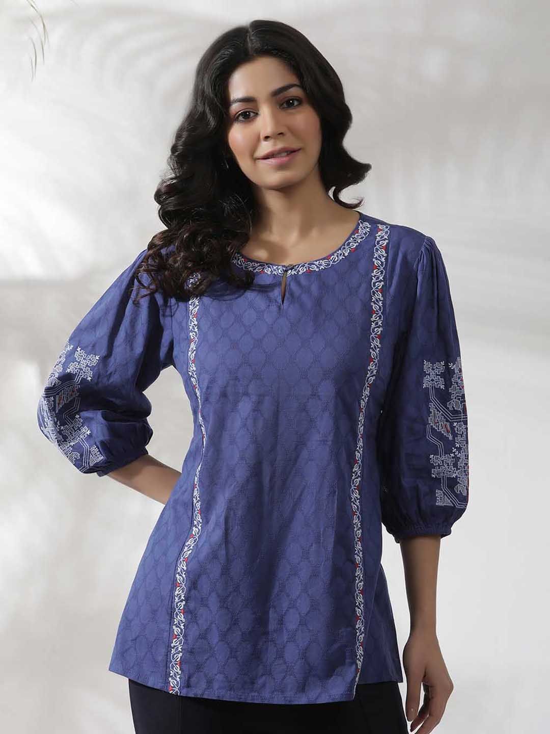 W Blue & White Geometric Printed Keyhole Neck Cotton A Line Top