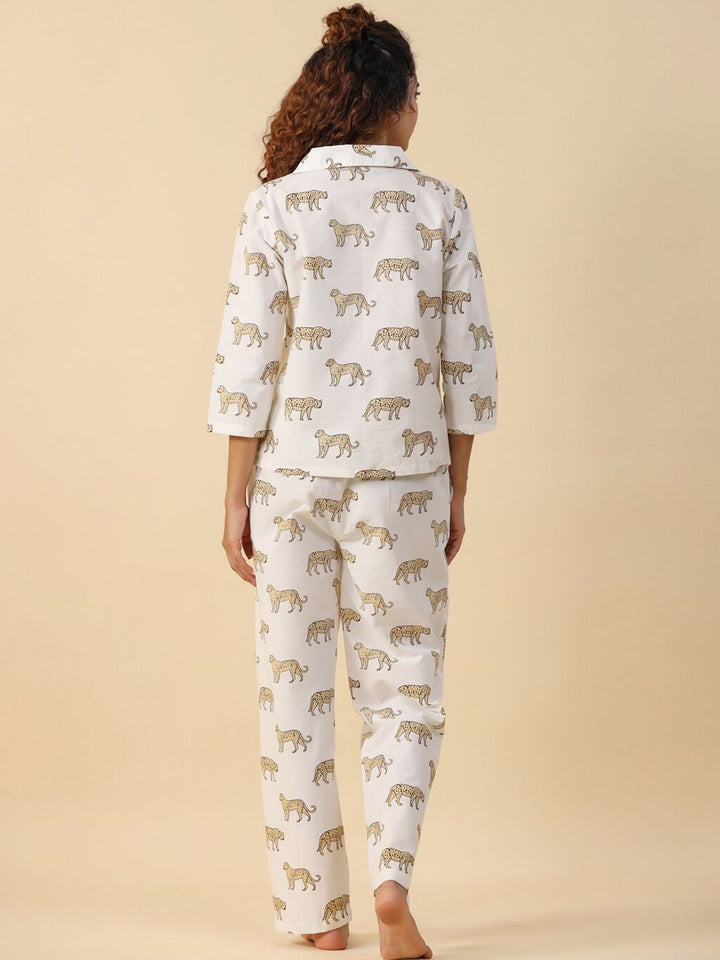 SANSKRUTIHOMES Conversational Printed Pure Cotton Night suit