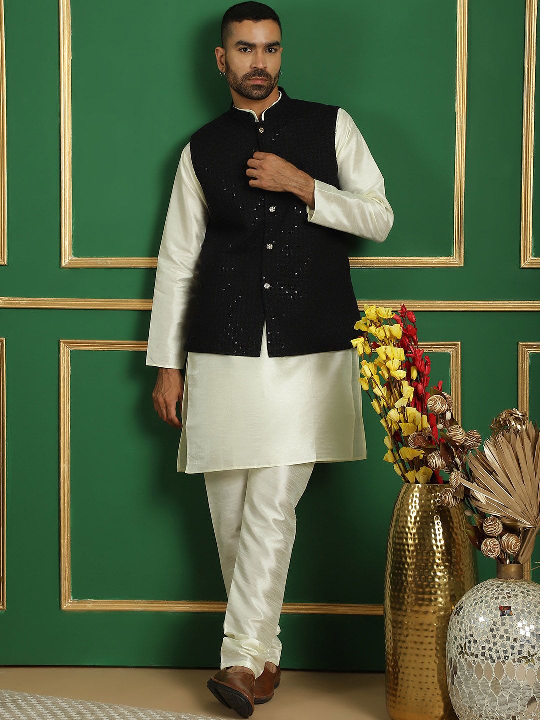 Anouk Black Embroidered Mandarin Collar Sequinned Detailed Nehru Jacket