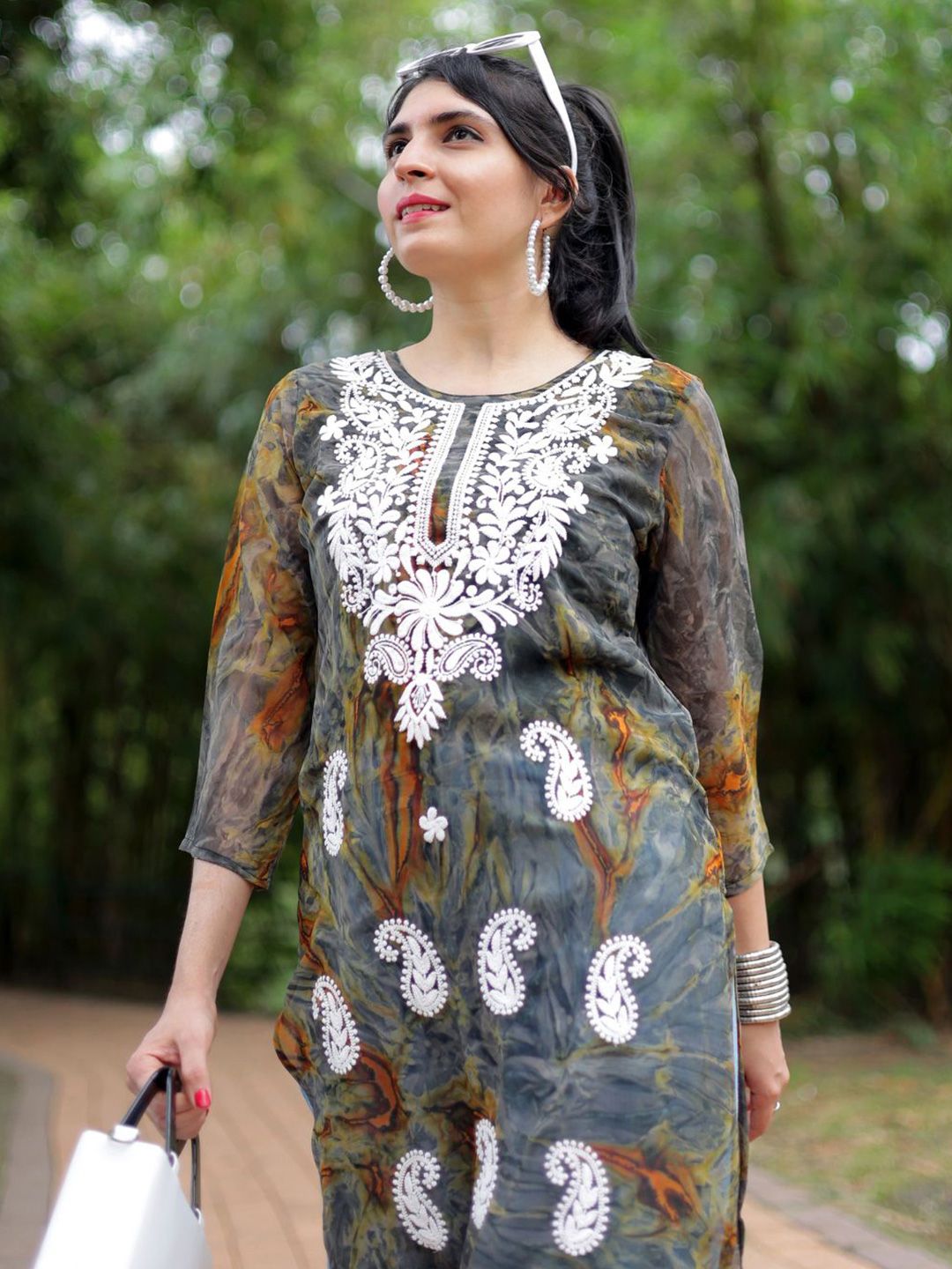 KALINI Ethnic Motifs Thread Work Chikankari Embroidery Georgette Straight Kurta