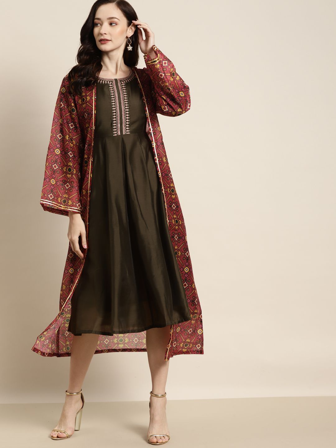 Shae by SASSAFRAS Women Maroon & Green Patola Longline Front Open Shrug
