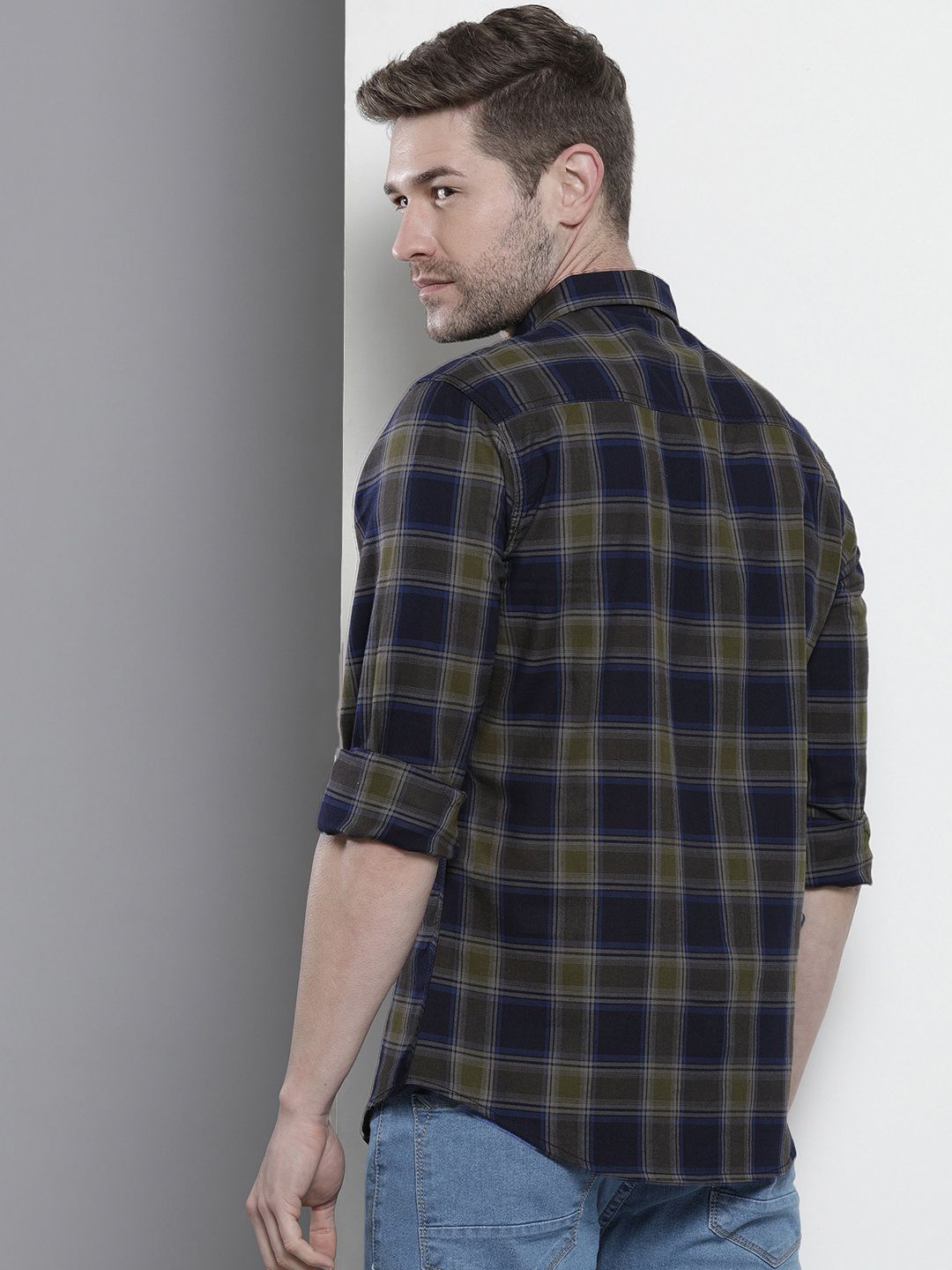 The Indian Garage Co Men Navy Blue Cotton Tartan Checked Casual Shirt