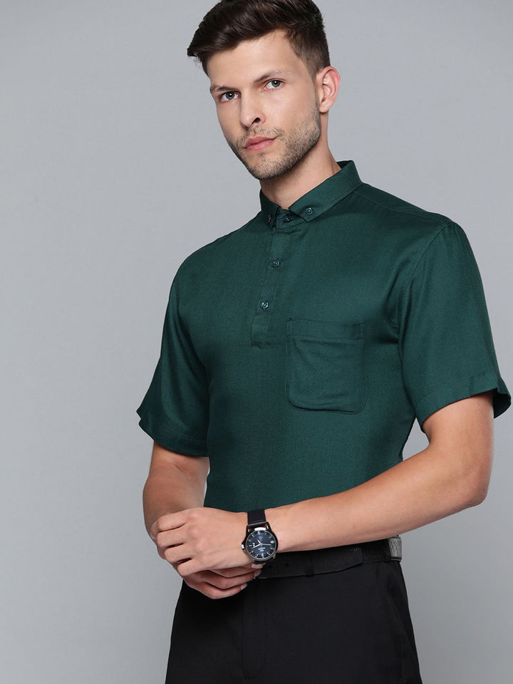 DENNISON Men Green Smart Slim Fit Polo Shirt