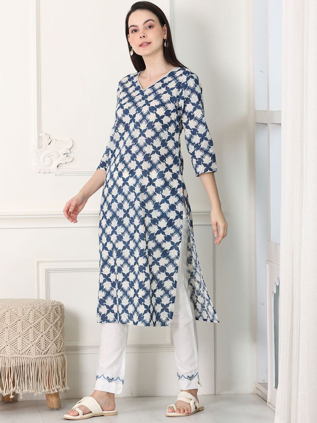 W Women Geometric Flared Sleeves Kurta