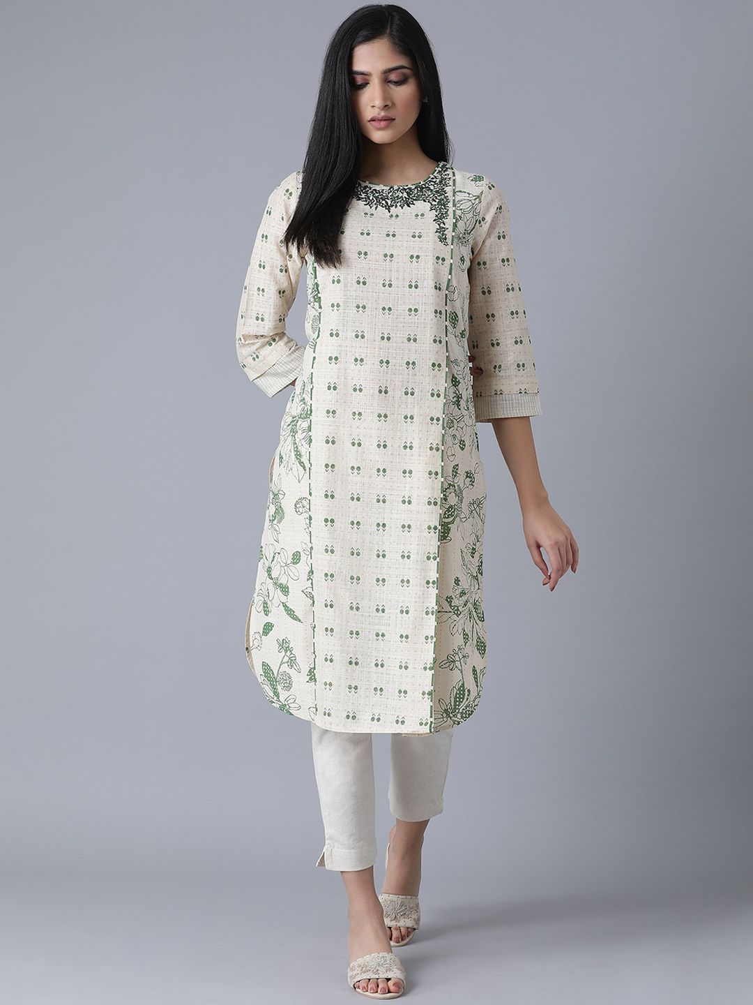 W Women Off White Floral Printed Kurta