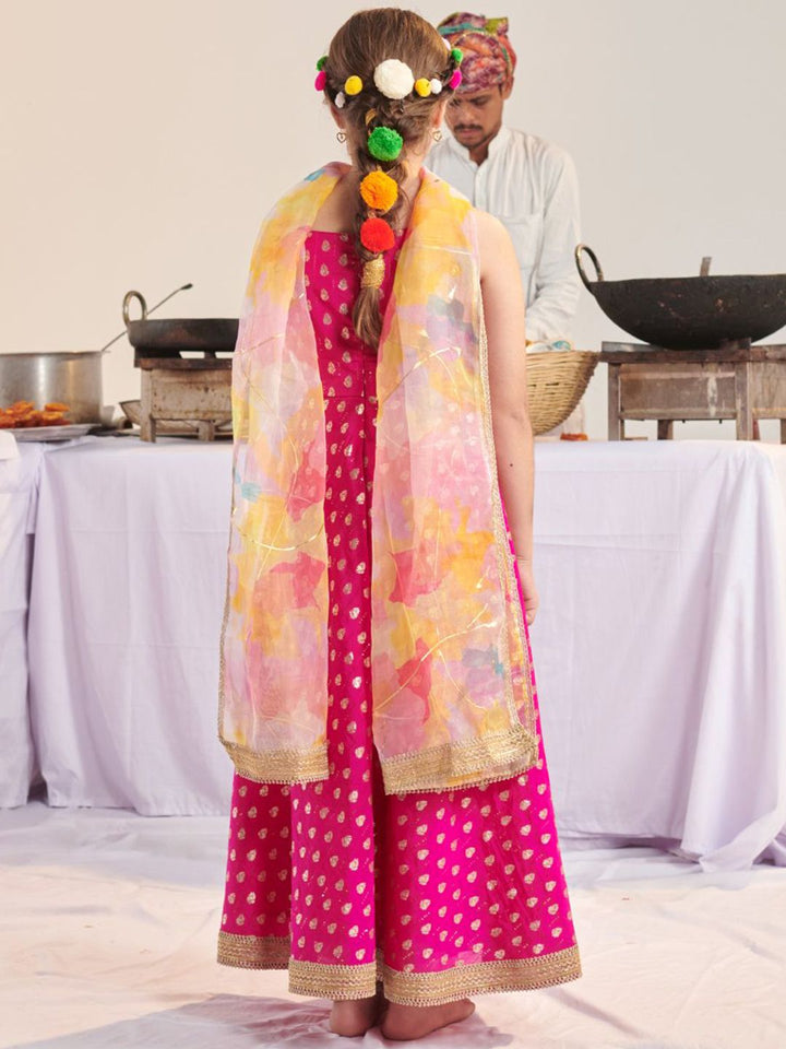 pspeaches Girls Floral Printed Regular Sequinned Kurta with Pyjamas & With Dupatta