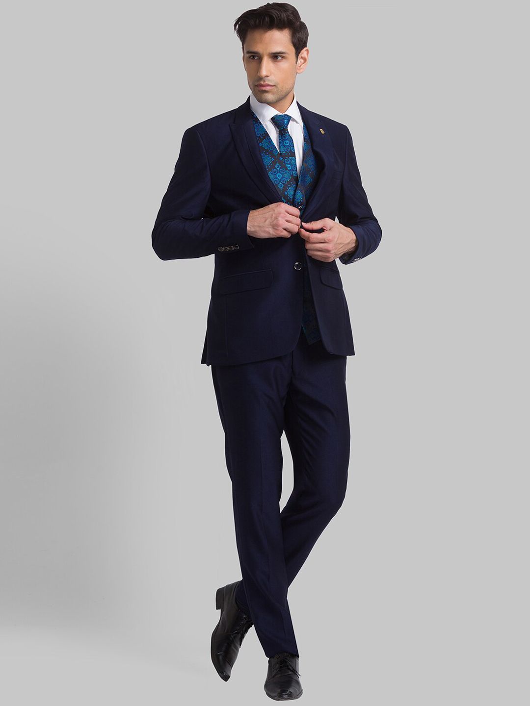 Raymond Men Slim-Fit Single-Breasted Three-Piece Formal Suit