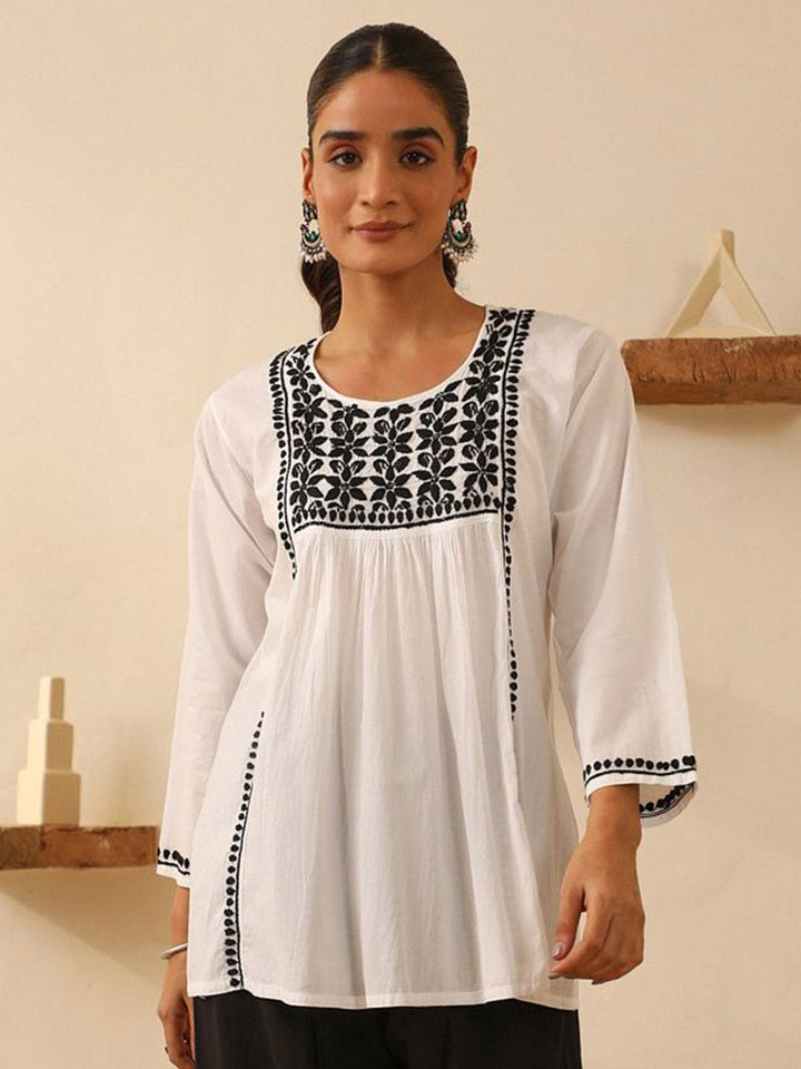 House of Chikankari Women white Cotton Chikankari Embroidered Top