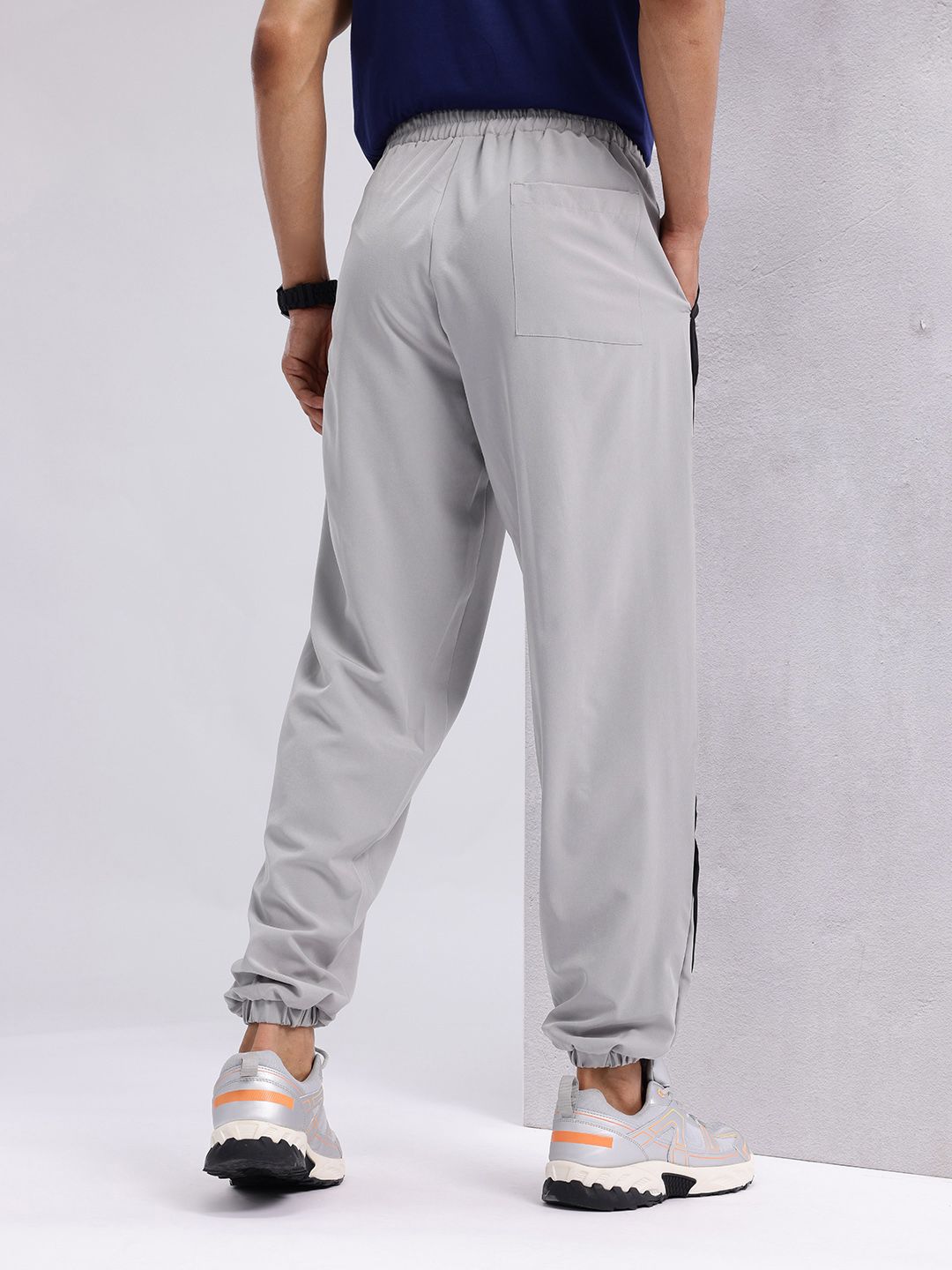 HRX by Hrithik Roshan Men Regular Fit Joggers