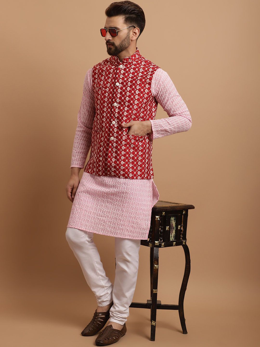 SOJANYA Men Ethnic Motifs Embroidered Pure Cotton Kurta With Pyjamas & Nehru Jacket