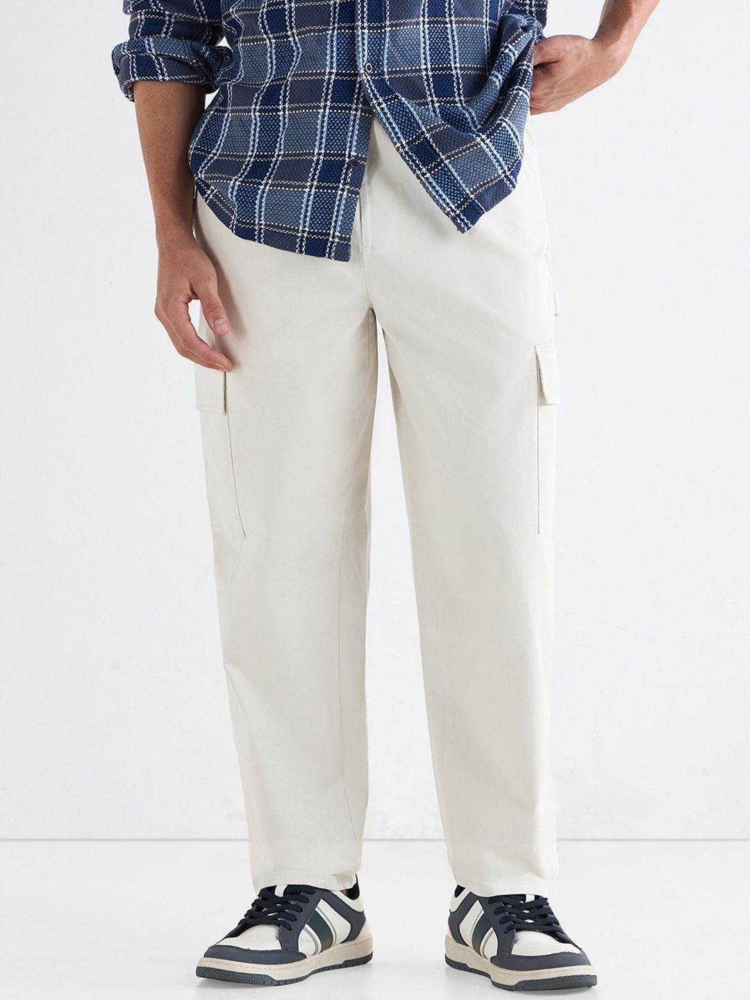 Bewakoof Men Cargo Carpenter Pants