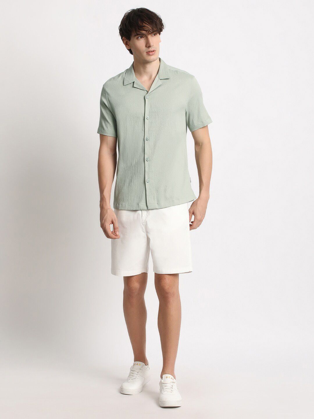 THE BEAR HOUSE Cuban Collar Seersucker Weave Casual Shirt