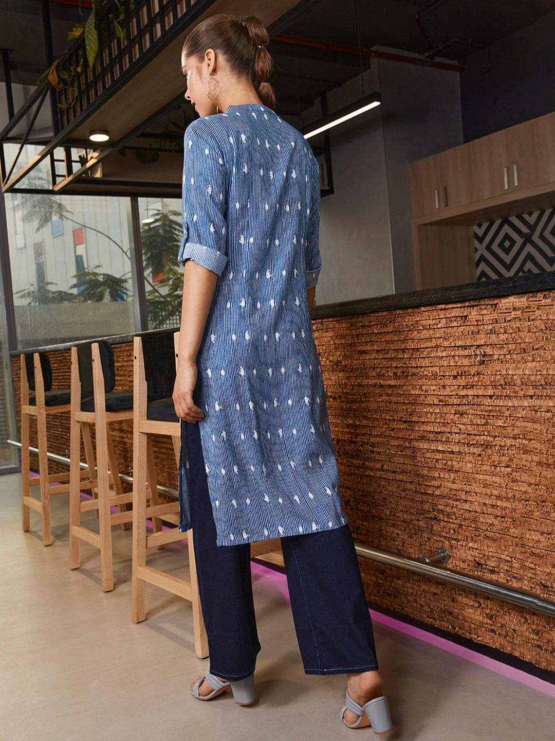W Women Navy Blue & White Striped Straight Sustainable Kurta