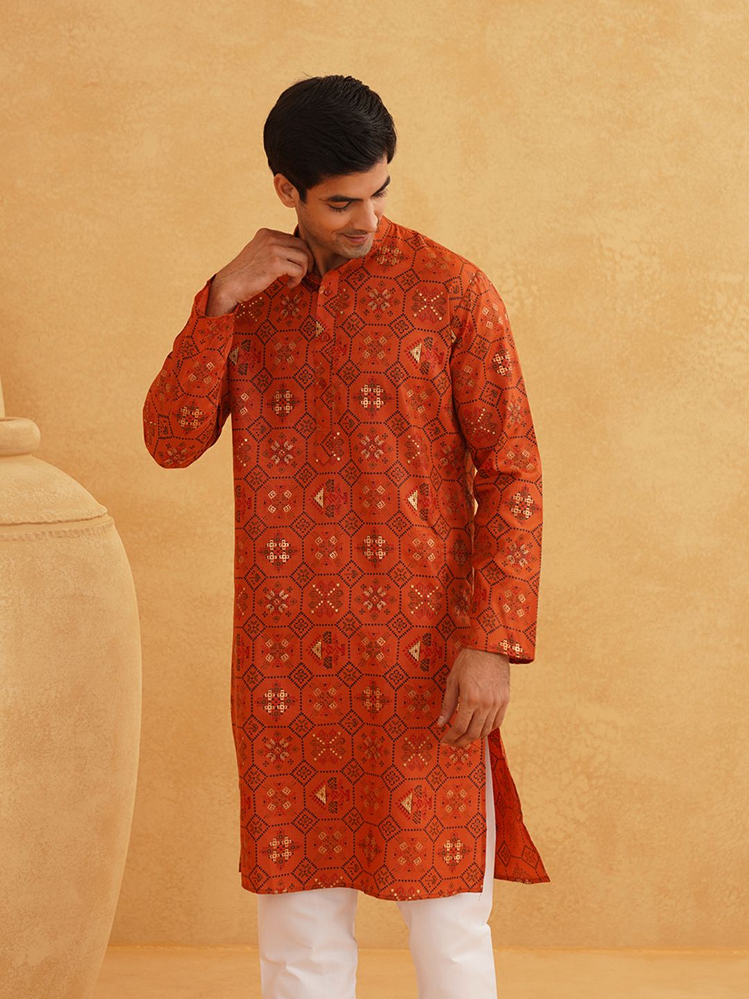 SOJANYA Men Orange & Black Geometric Printed Kurta