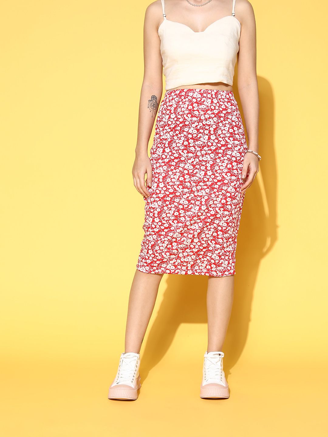 Berrylush  Stunning Red Floral Pencil Skirt