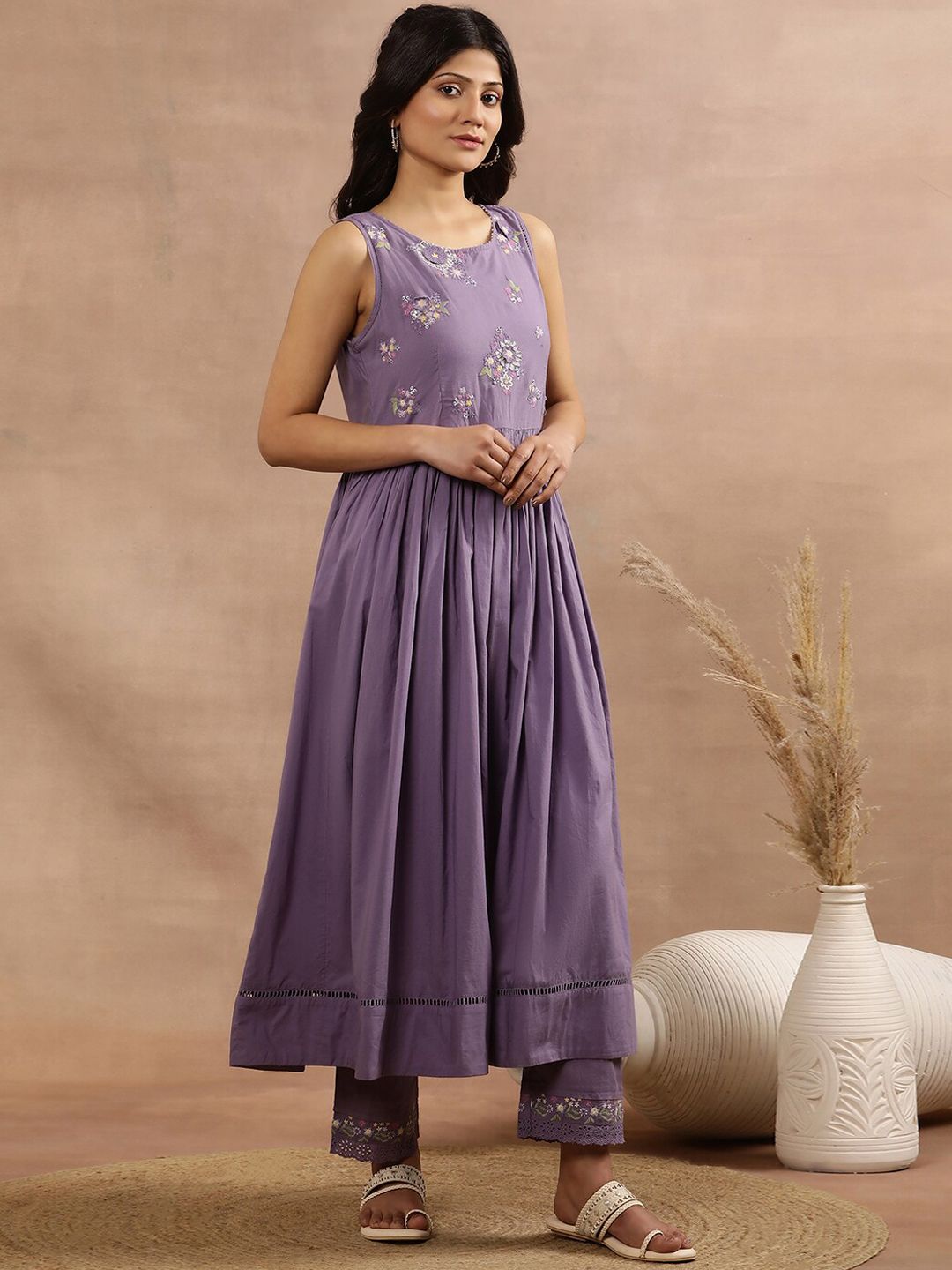 W Floral Yoke Design Empire Thread Work Pure Cotton Kurta with Trousers & With Dupatta