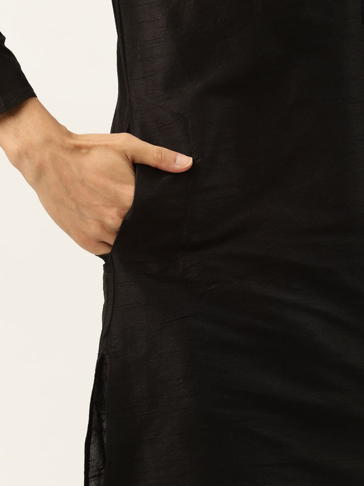 SOJANYA Kurta Hitam Lelaki dengan Jaket Churidar & Nehru
