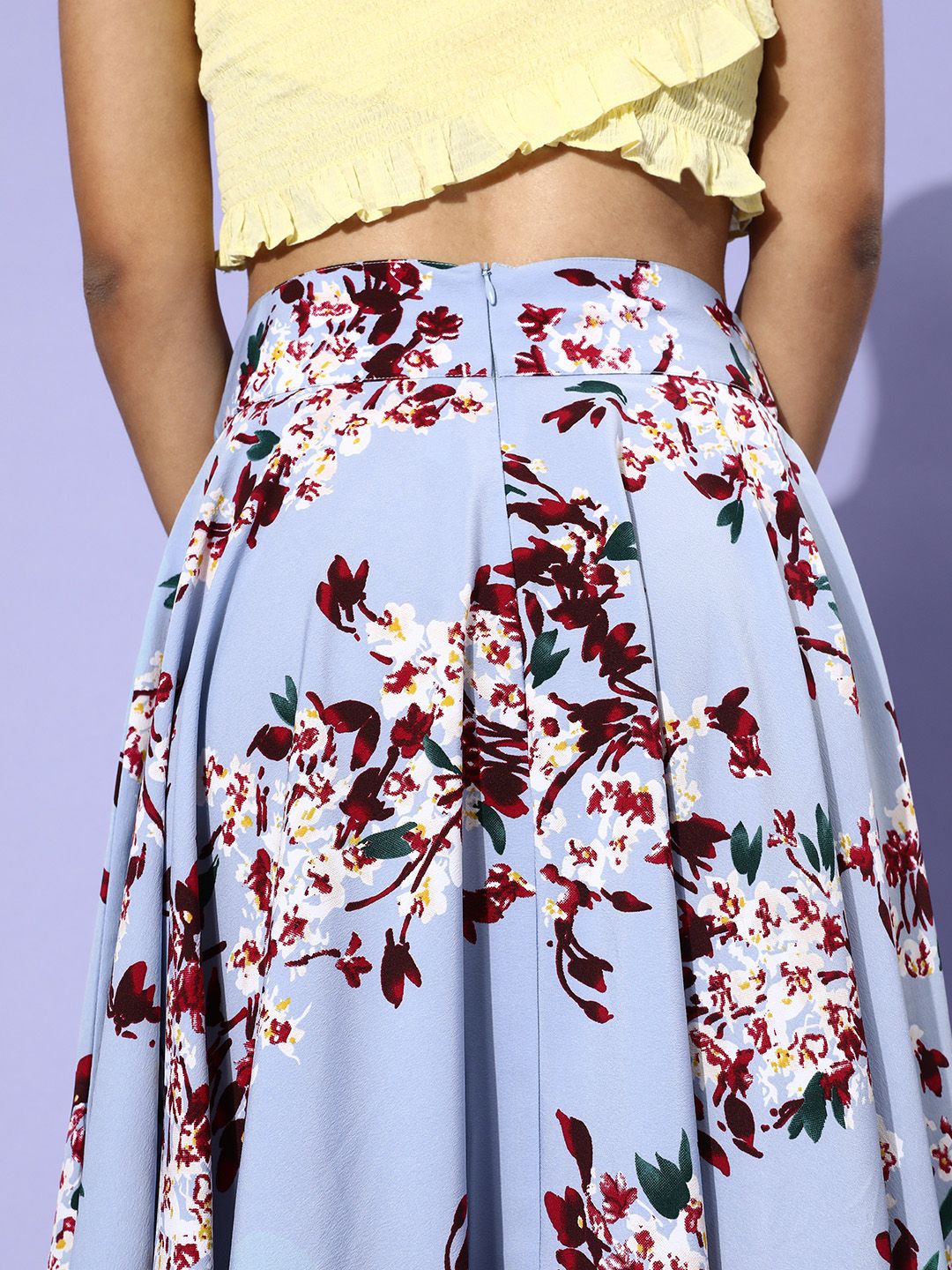 Berrylush Women Blue & Red Floral Printed A-line Flared Skirt