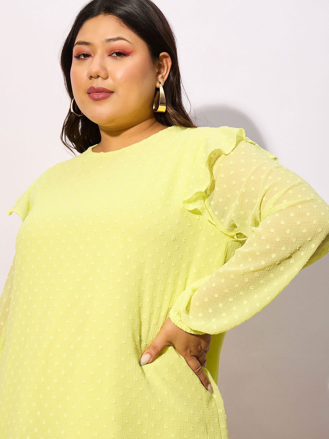 SASSAFRAS Curve Plus Size Self Design Puff Sleeves Top