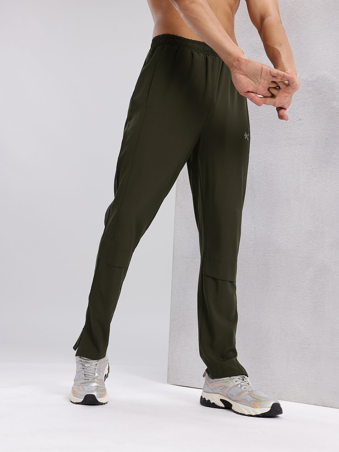 HRX by Hrithik Roshan Men Zipped Hem Rapid-Dry Training Track Pants