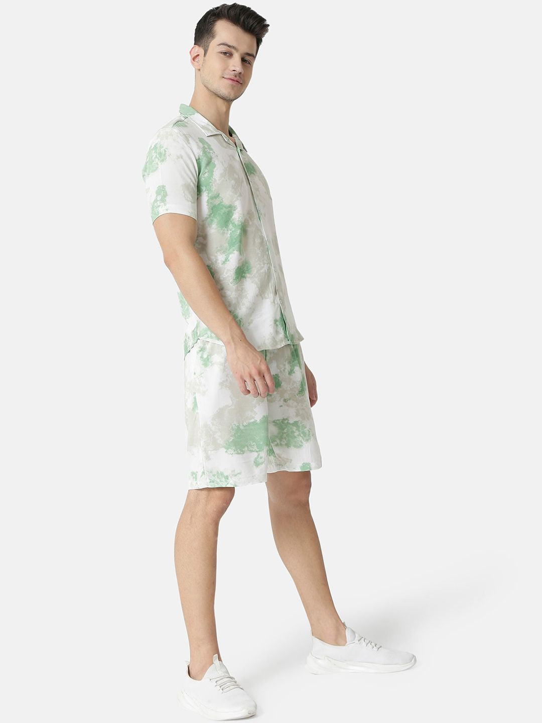 Campus Sutra Men White & Green Tie Dye Printed Co-Ords