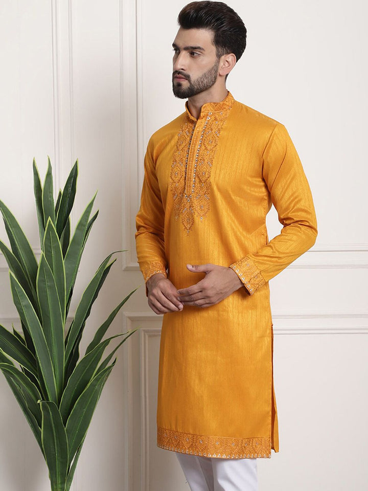 SOJANYA Ethnic Motifs Yoke Design Thread Work Kurta