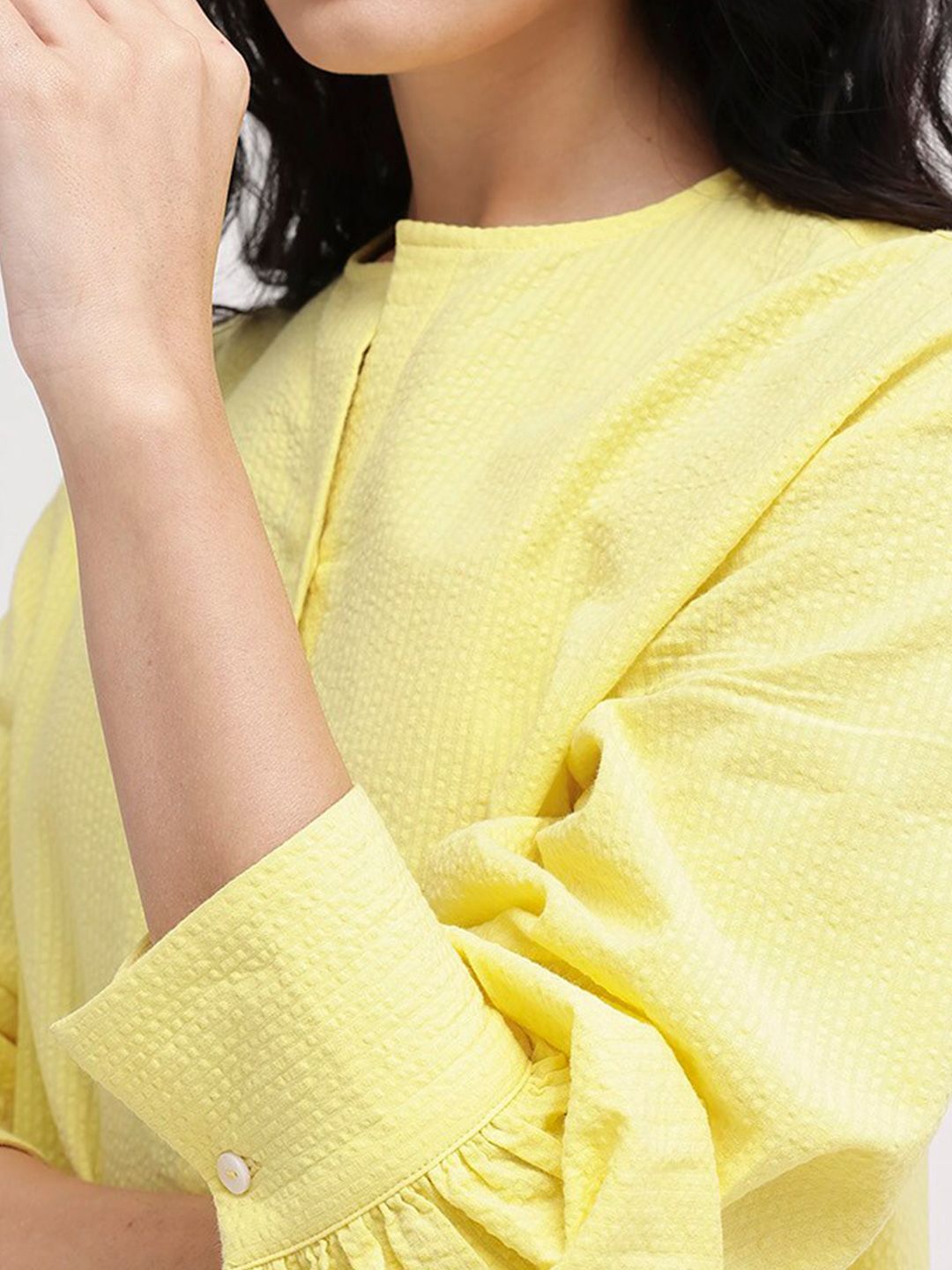 RAREISM Round Neck Long Sleeves Cotton Top