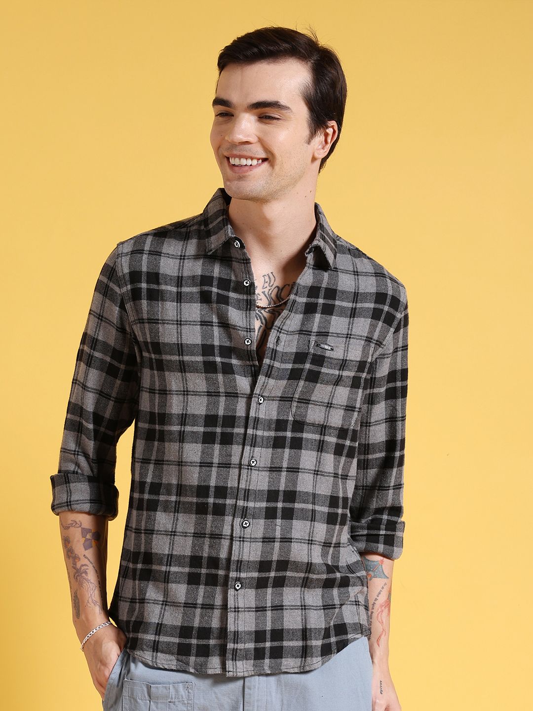 The Indian Garage Co Men Grey Slim Fit Checked Casual Shirt