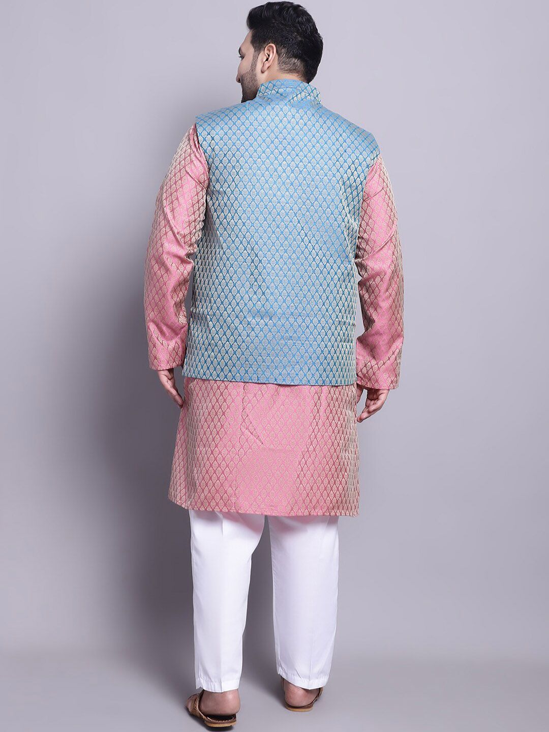 SOJANYA PLUS Woven Design Regular Kurta With Pyjamas & With Nehru Jacket