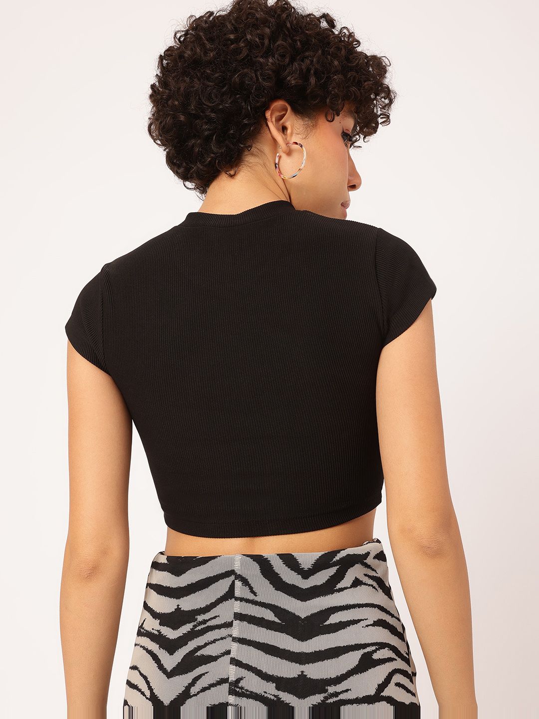 DressBerry Effortless Chic Ribbed Crop Top