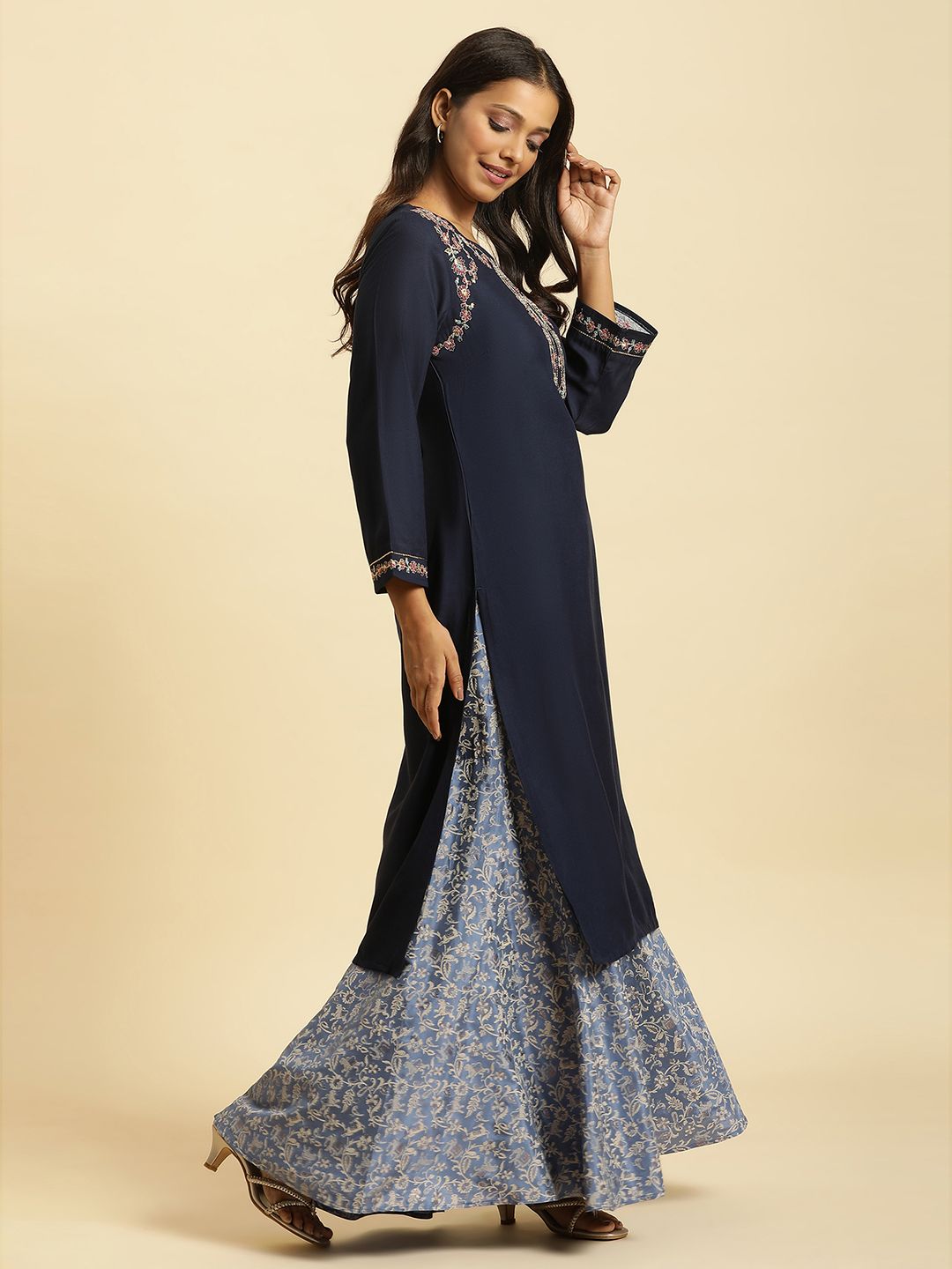 W Floral Yoke Design Thread Work Detailed Straight Kurta